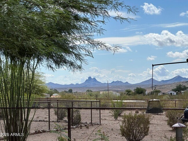 35665 Caballero Dr Wickenburg, AZ 85390 photo 4
