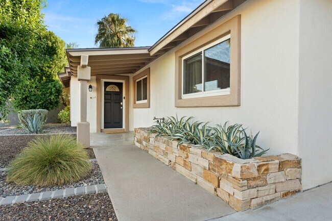 8655 E Monte Vista Rd Scottsdale, AZ 85257 photo 3