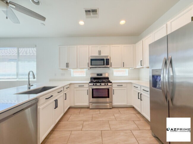 3811 S 64th Dr Phoenix, AZ 85043 photo 4