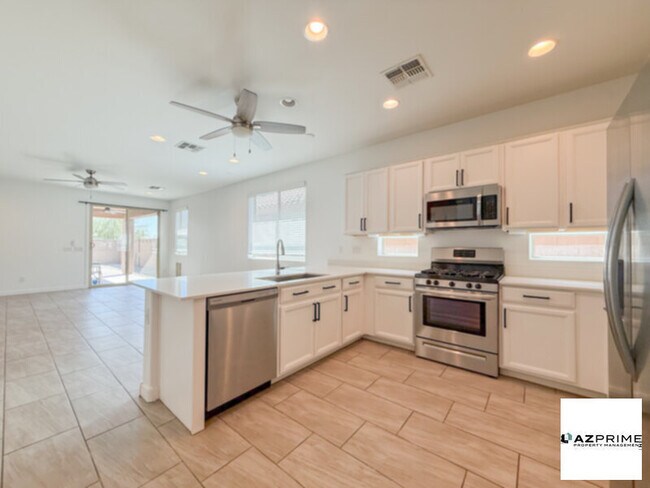 3811 S 64th Dr Phoenix, AZ 85043 photo 5