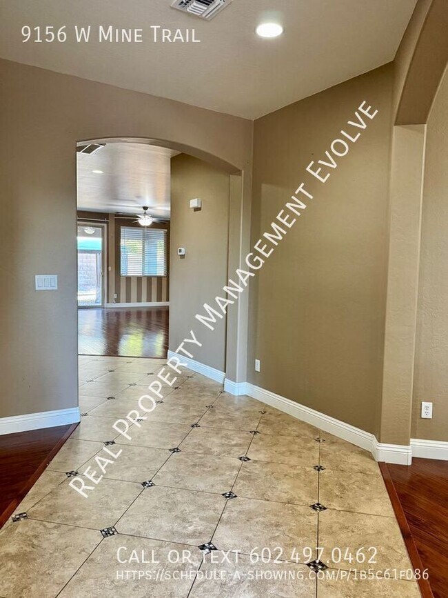 9156 W Mine Trail Peoria, AZ 85383 photo 2