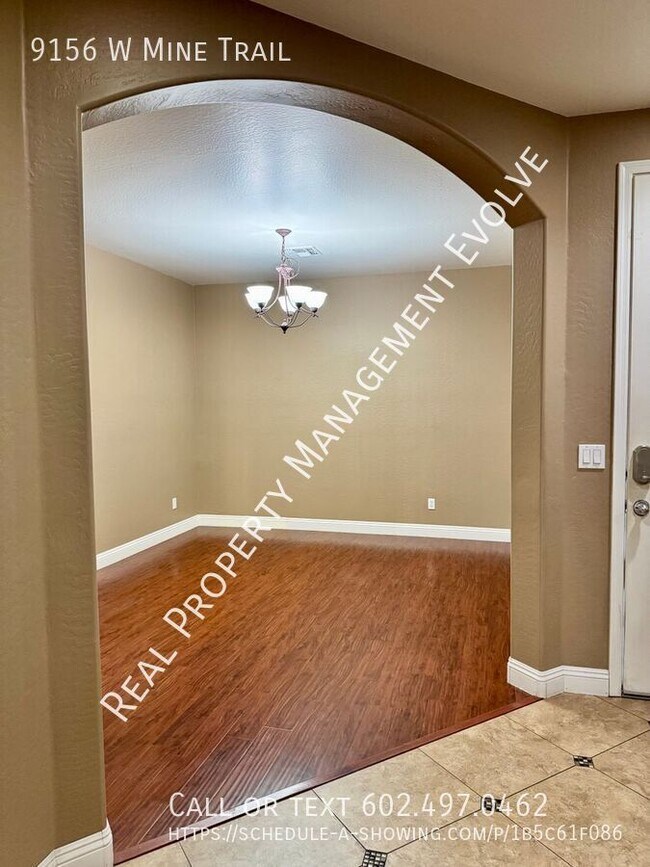 9156 W Mine Trail Peoria, AZ 85383 photo 4