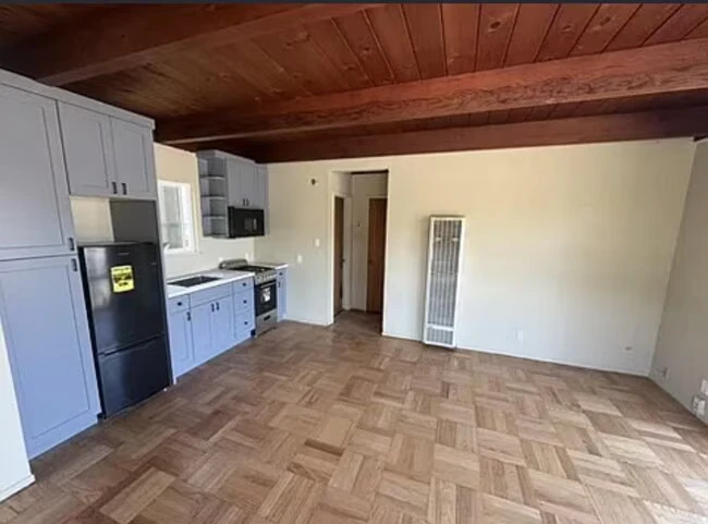 2562 Francisco Blvd unit A