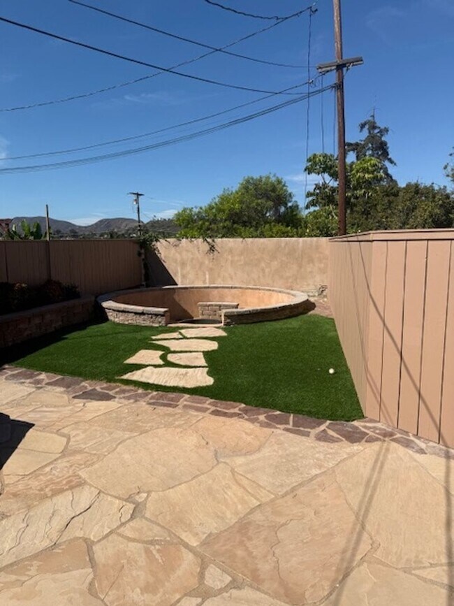 5596 Gala Ave San Diego, CA 92120 photo 2