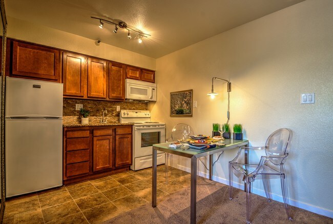 2544 W Isabella Ave photo 5