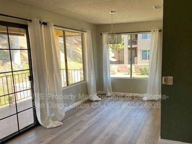 1060 Grape St San Marcos, CA 92069 photo 2
