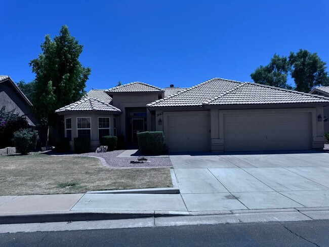 3643 W Shannon St Chandler, AZ 85226 photo 2