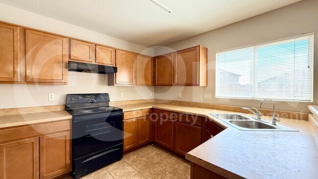 22863 W Cantilever St Buckeye, AZ 85326 photo 2
