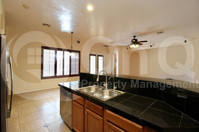 1941 W Blaylock Dr Phoenix, AZ 85085 photo 4