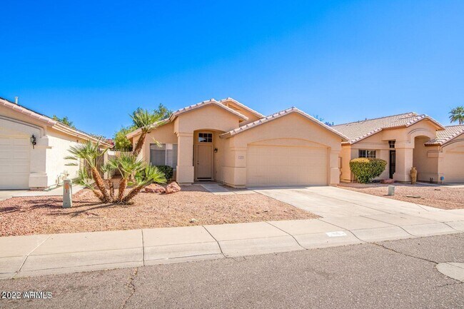 109 W Helena Dr Phoenix, AZ 85023 photo 4
