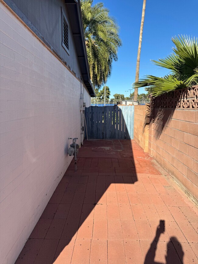 3410 E Shaw Butte Dr Phoenix, AZ 85028 photo 5