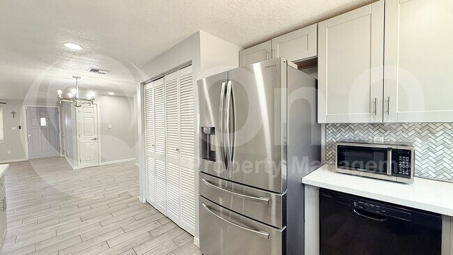 1331 W Andorra Dr Phoenix, AZ 85029 photo 4