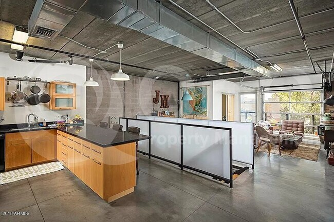 675 S Roosevelt St Tempe, AZ 85281 photo 2