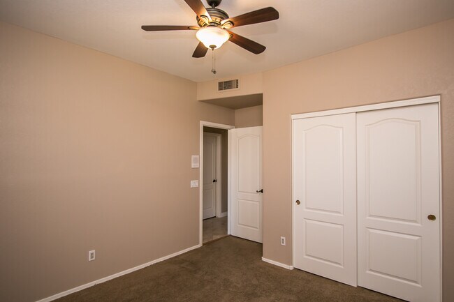 1944 E Saltsage Dr Phoenix, AZ 85048 photo 3
