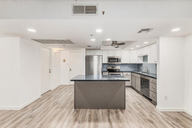 7950 E Camelback Rd Scottsdale, AZ 85251 photo 5
