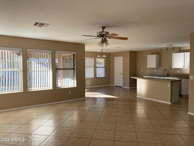 3427 E Derringer Way Gilbert, AZ 85297 photo 2