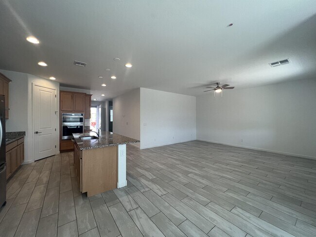 5513 W San Gabriel Ave Phoenix, AZ 85339 photo 4