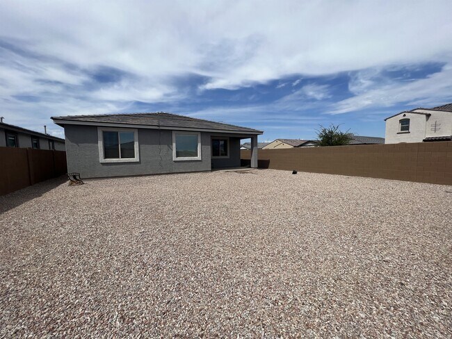 5513 W San Gabriel Ave Phoenix, AZ 85339 photo 2