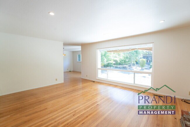 7 Edward Ave San Rafael, CA 94903 photo 2