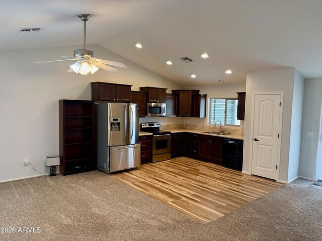 2122 E Cloud Rd Phoenix, AZ 85086 photo 3