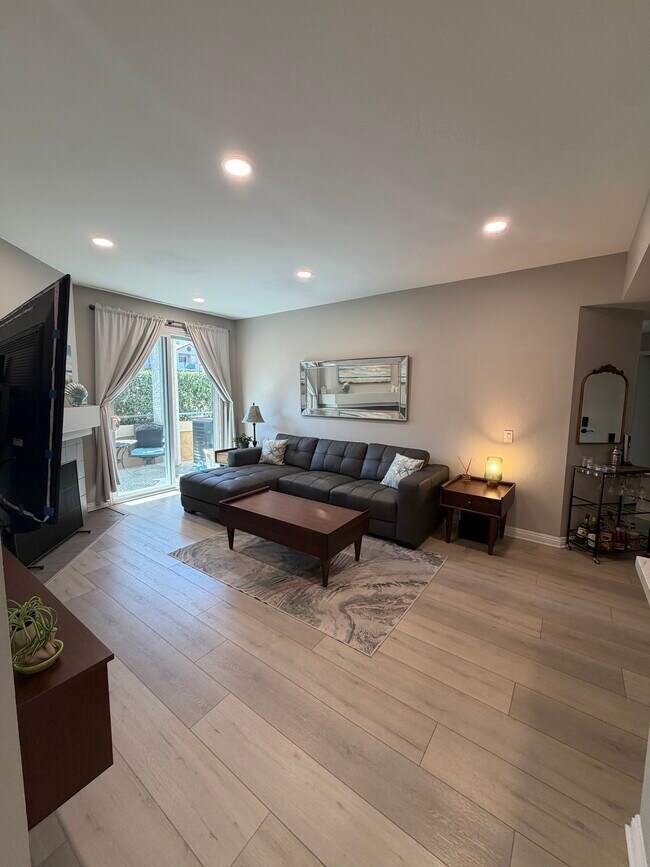 2150 Camino de la Reina San Diego, CA 92108 photo 3