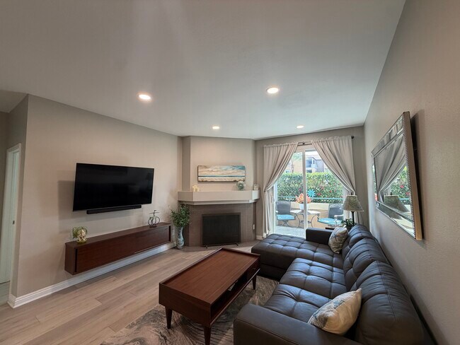 2150 Camino de la Reina San Diego, CA 92108 photo 2
