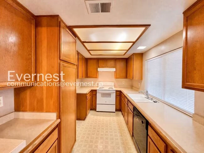 30440 Milky Way Dr Temecula, CA 92592 photo 4