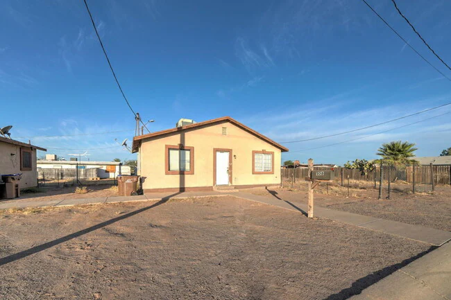 108 Adams St Coolidge, AZ 85128 photo 2