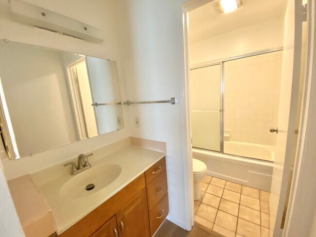 155 Pearl St Oakland, CA 94611 photo 5