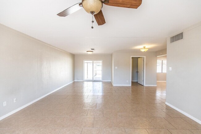 8050 E Clarendon Ave Scottsdale, AZ 85251 photo 2