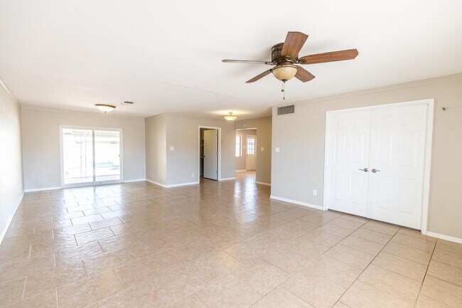 8050 E Clarendon Ave Scottsdale, AZ 85251 photo 3