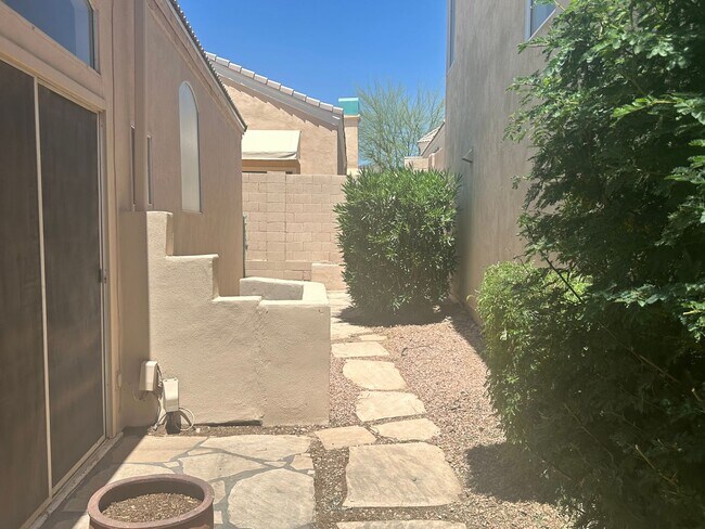 1132 E Silverwood Dr Phoenix, AZ 85048 photo 4