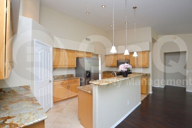 598 W Jasper Dr Gilbert, AZ 85233 photo 2