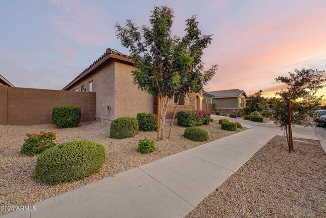 3825 W Buist Ave Phoenix, AZ 85339 photo 2