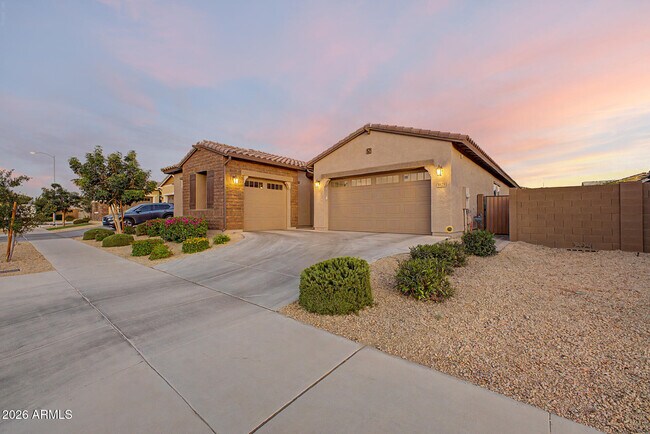 3825 W Buist Ave Phoenix, AZ 85339 photo 3