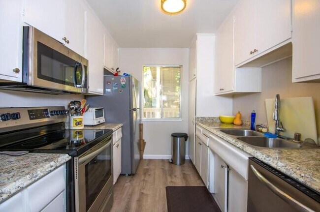 405 Portofino Dr San Carlos, CA 94070 photo 4