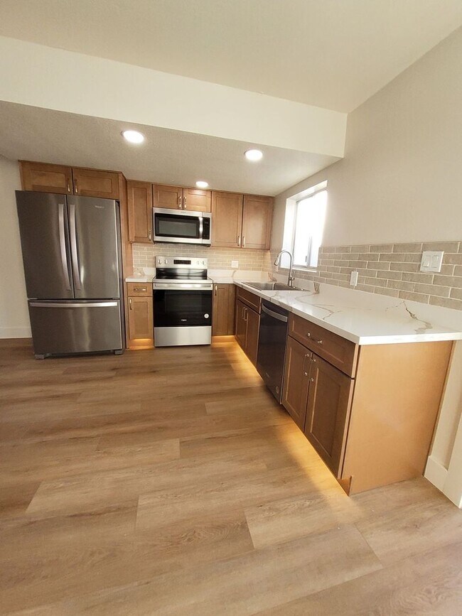 5040 N 18th Ave Phoenix, AZ 85015 photo 2