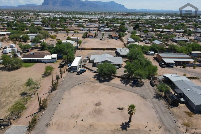 535 N Gold Dr Apache Junction, AZ 85120 photo 4