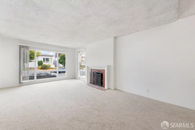 85 Dorchester Dr Daly City, CA 94015 photo 2