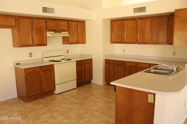 19455 N 34th St Phoenix, AZ 85050 photo 5