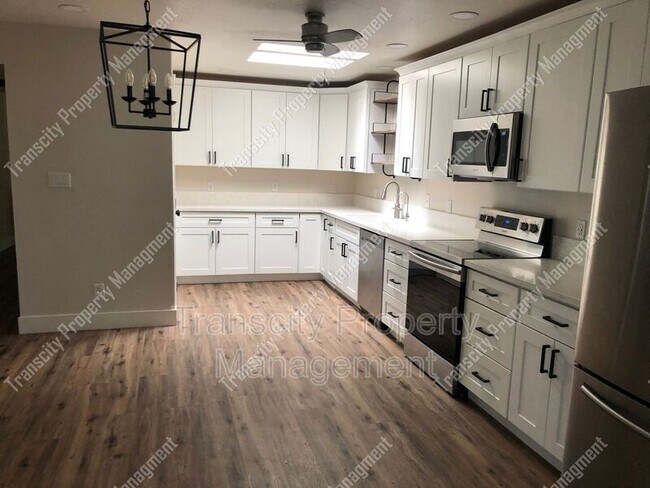 511 N Lesueur photo 5