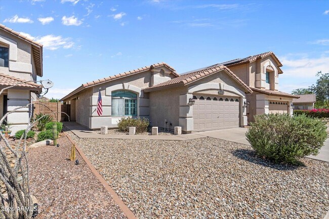 2212 E Vista Bonita Dr Phoenix, AZ 85024 photo 2
