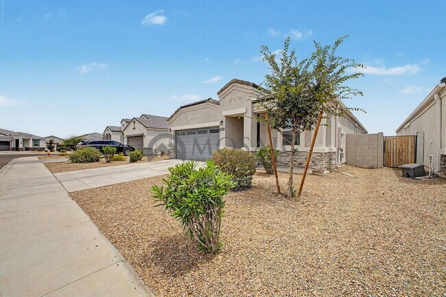 10617 S 54th Ln Phoenix, AZ 85339 photo 3