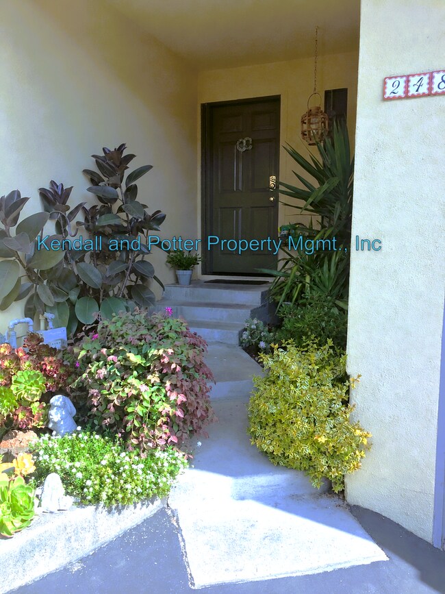 1BR/1BA Duplex on Cardinal Lane · Santa Cruz photo 2