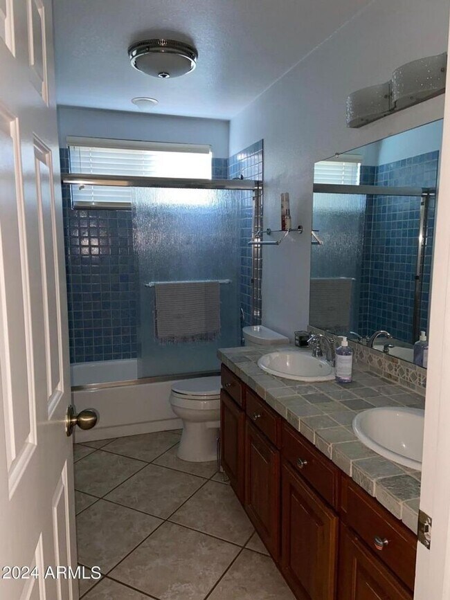 3509 E Dry Creek Rd Phoenix, AZ 85044 photo 3