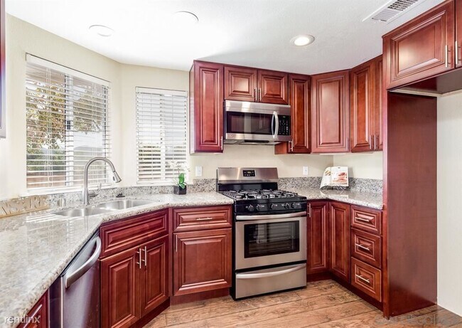 12057 Calle De Montana El Cajon, CA 92019 photo 5