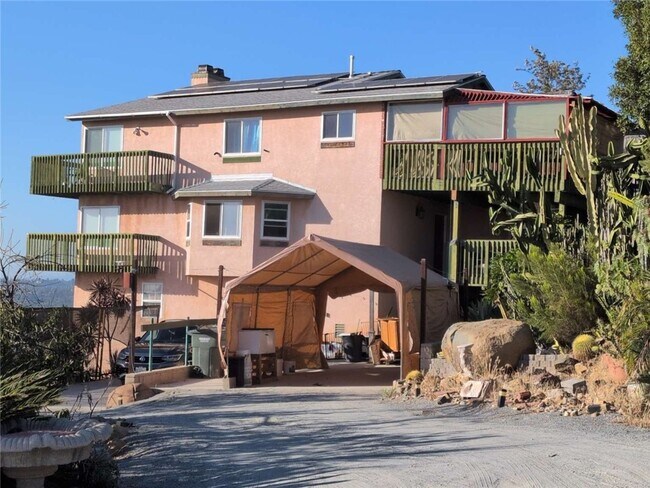 2362 Highview Ln photo 2
