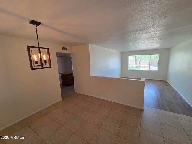 3746 W Surrey Ave Phoenix, AZ 85029 photo 3