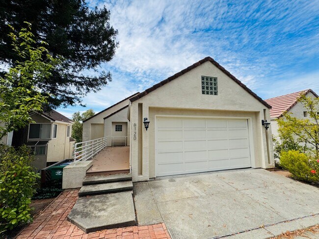6120 Lakeview Cir