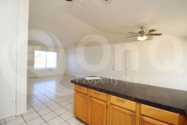 3121 N 69th Dr Phoenix, AZ 85033 photo 5